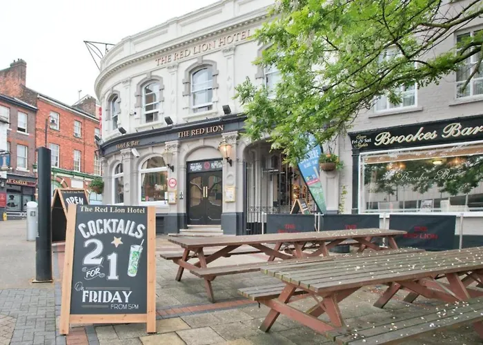 Oyo The Red Lion Hotel Luton 